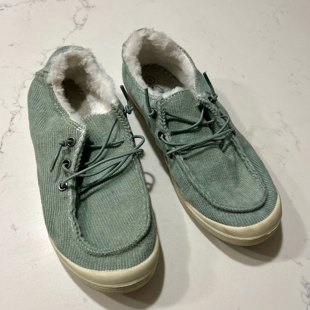 Forever Comfort Green Moccasins - Women’s Size 8